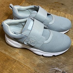 PROPET Womens Stability X Strap Sneaker Size 10.5 WIDE